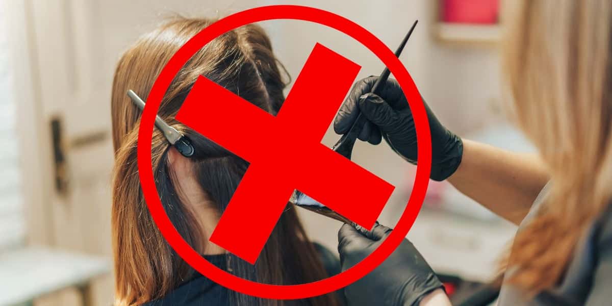 Pintando cabelo com tinta (Foto: Reprodução - Prohall, Montagem - TV Foco)