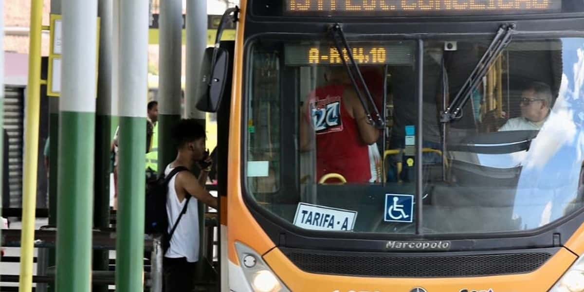 Nova lei é confirmada para ônibus e metrô (Foto: Reprodução - Folha PE)