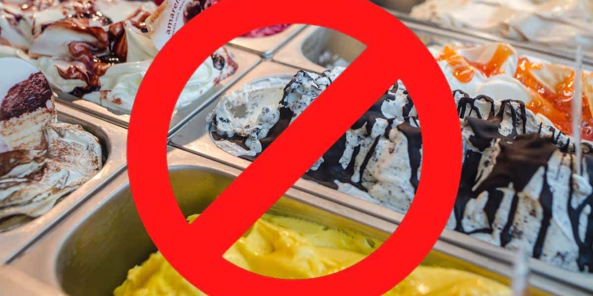 Sorvete com imagem de proibição - Canva