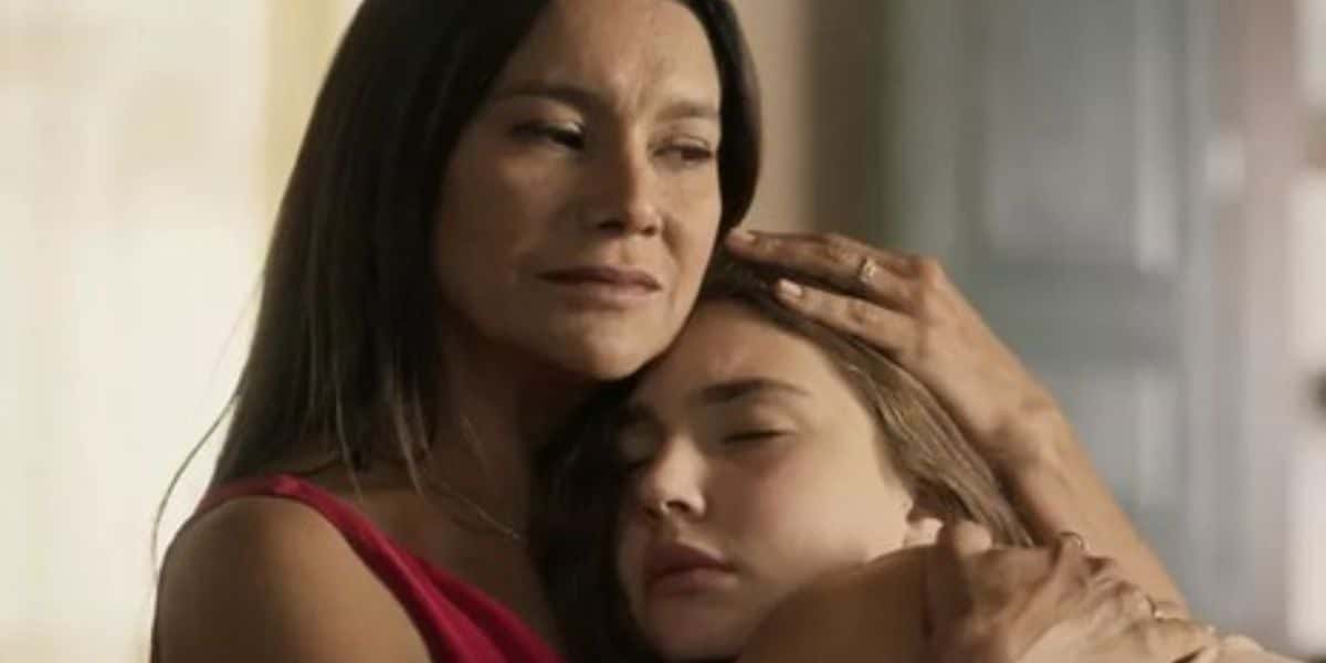 Dira Paes e Alanis Guillen (Foto: Reprodução / TV Globo)