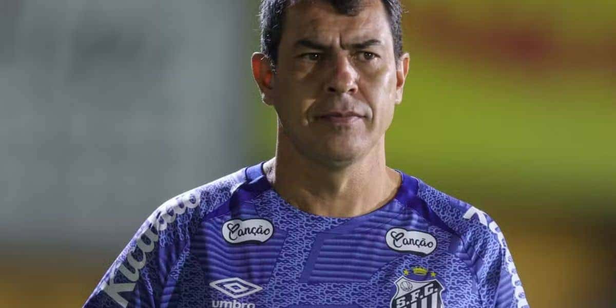 Fábio Carille em Novorizontino x Santos — Foto: Pedro Zacchi/AGIF