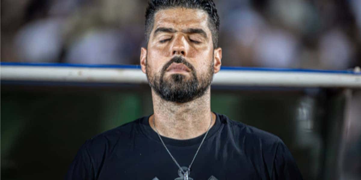 Demissão de António e substituto cai como bomba no Corinthians - (Foto: Reprodução / Internet)