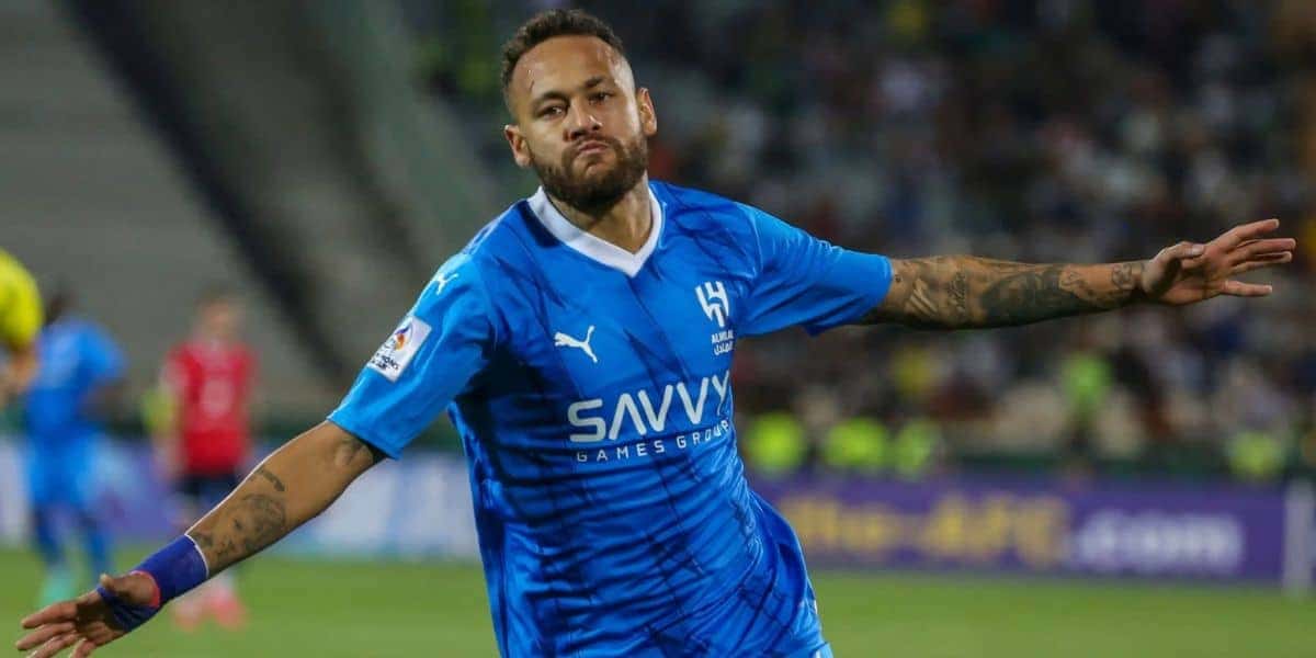Jogador Neymar Jr joga pelo Ali Hijal (Foto: Reprodução/KENARE/AFP)