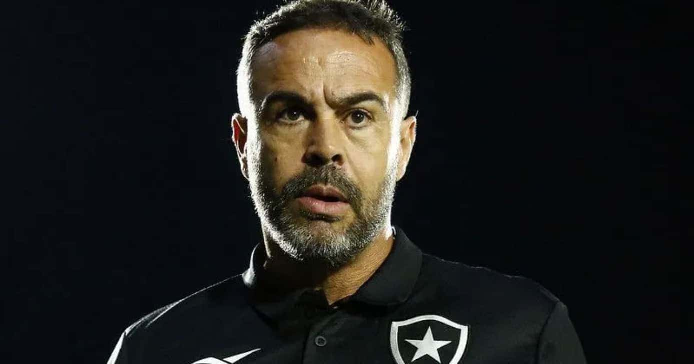 Artur Jorge não está mais no Botafogo (Foto: Vitor Silva)