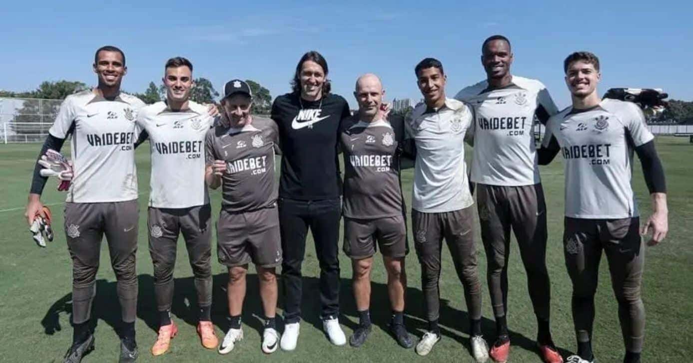 Goleiros do Corinthians durante despedida de Cássio (Foto: Reprodução/@rcassio12)