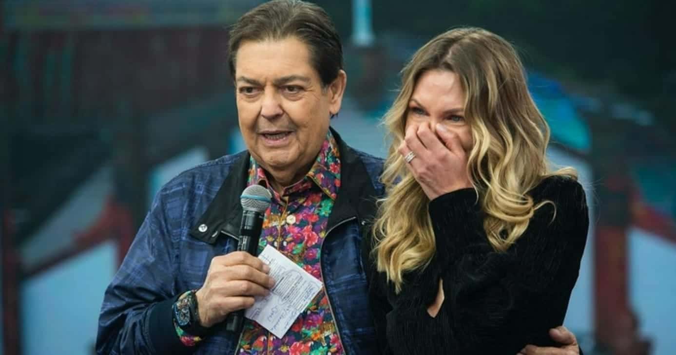 Anne Lottermann acaba de revelar situação com Faustão, cai no choro e assume: "Dificuldade de ouvir" (Foto: Reprodução/ Divulgação, Band)