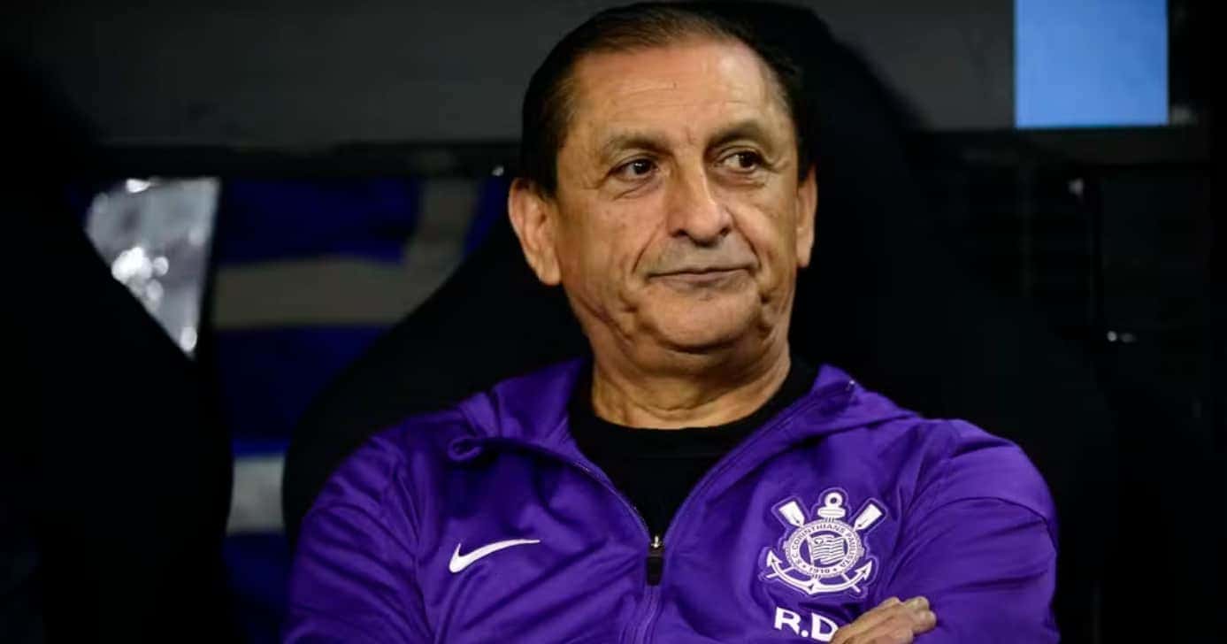 Ramón Diaz no Corinthians (Foto: Marcos Ribolli)