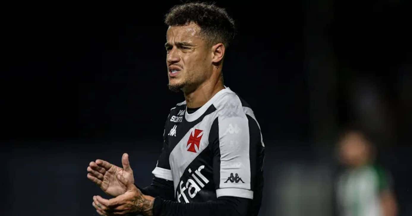 Coutinho ganhou reforço no Vasco (Foto: Thiago Ribeiro/AGIF)
