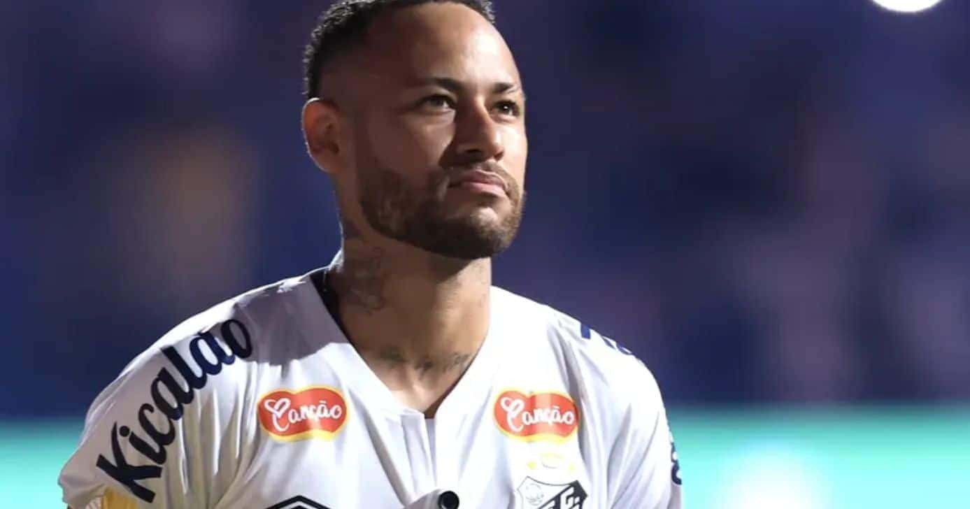 Neymar é camisa 10 do Santos (Foto: Marcello Zambrana/AGIF)