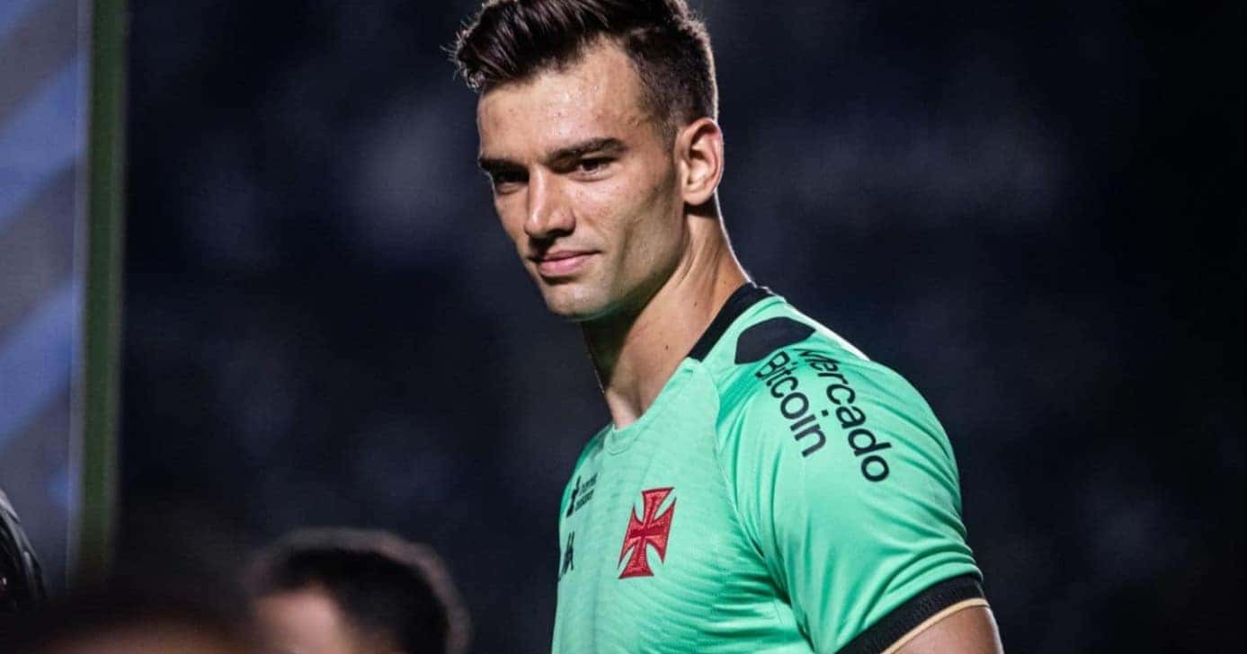 Pedrinho, do Vasco, quer manter Léo Jardim (Foto: Reprodução/ Internet)