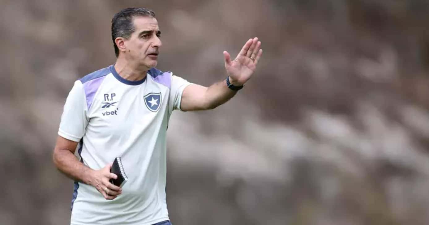 Renato Paiva comandando o Botafogo (Foto: Vítor Silva/Botafogo)