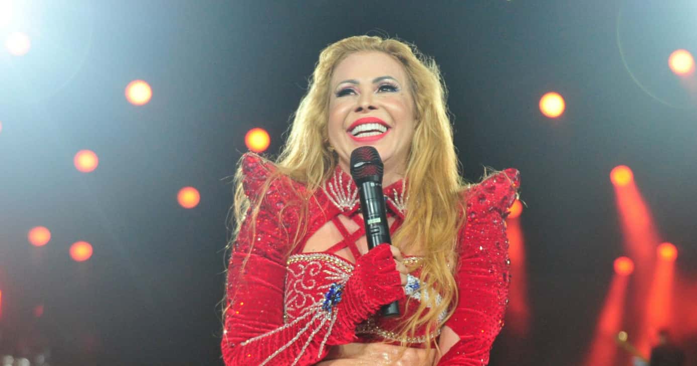 No hospital, Joelma cancela show e faz anuncio: "Diagnosticada” (Foto: Divulgação/Reprodução)