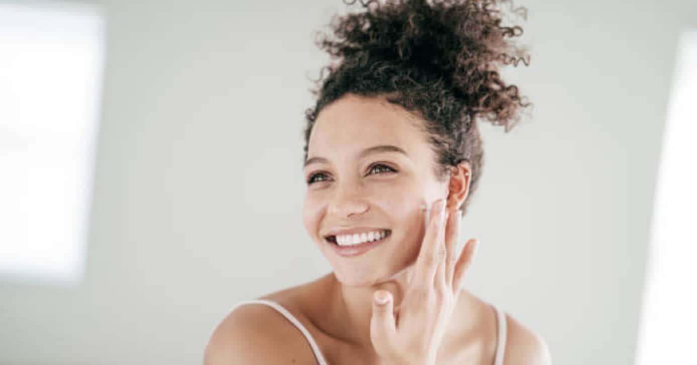 Pele sem manchas e rugas: Receita milagrosa (Foto: Reprodução/ iStock)