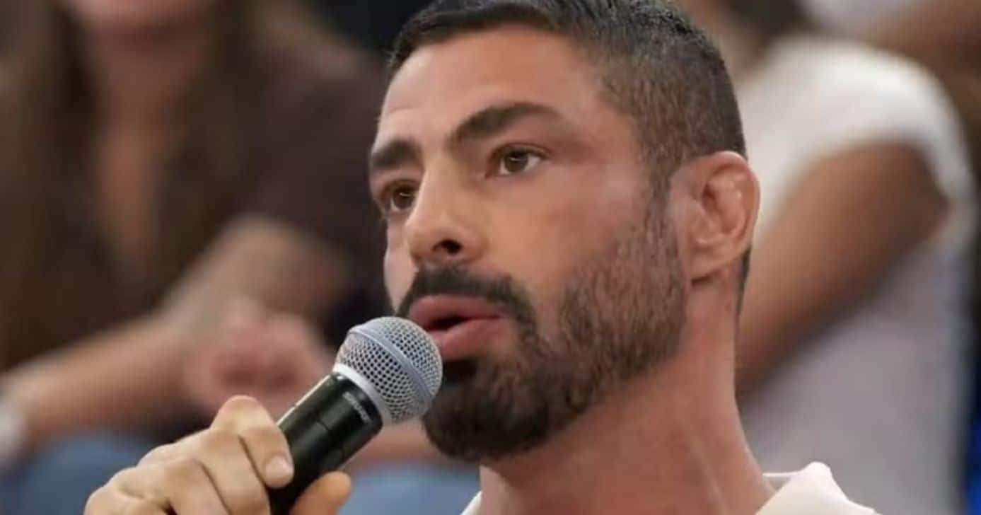 Cauã Reymond no Altas Horas (Foto: TV Globo)