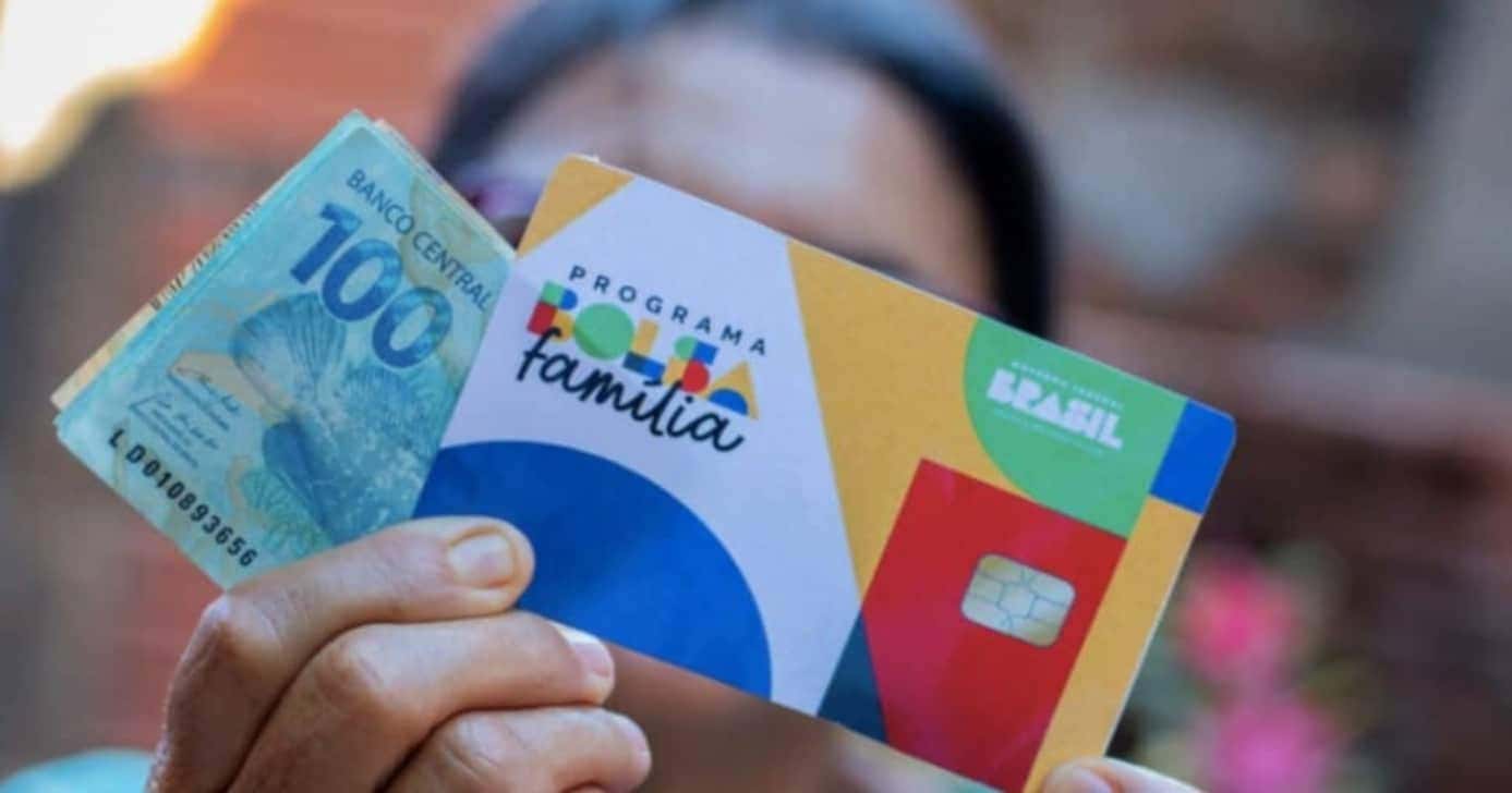 Usuários que querem continuar recebendo o Bolsa Família devem fazer isso - Foto: Internet