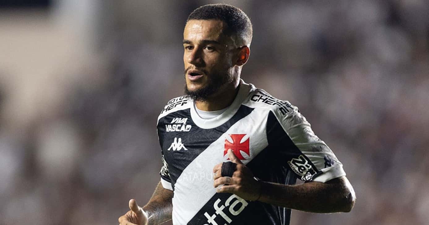 Coutinho com a camisa do Vasco (Foto: Ruano Carneiro/Getty Images)