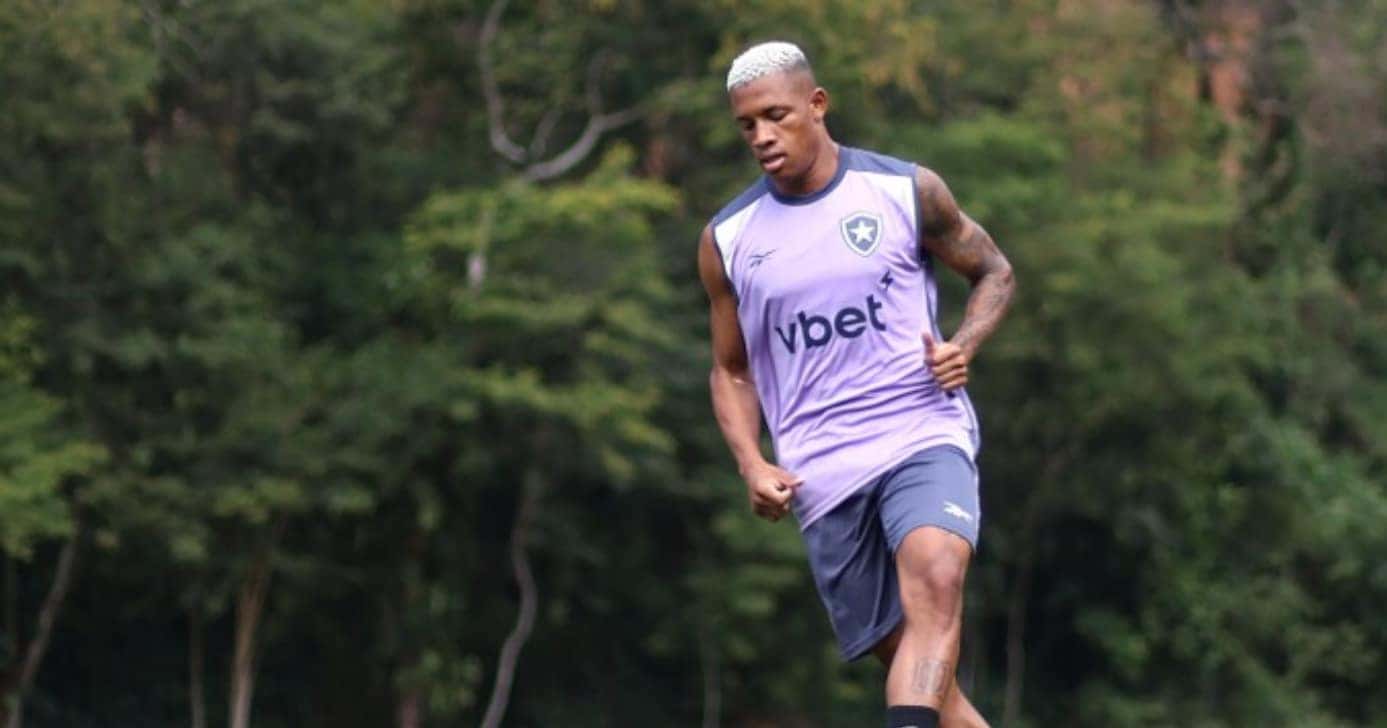 Danilo no Botafogo (Foto: Vitor Silva)