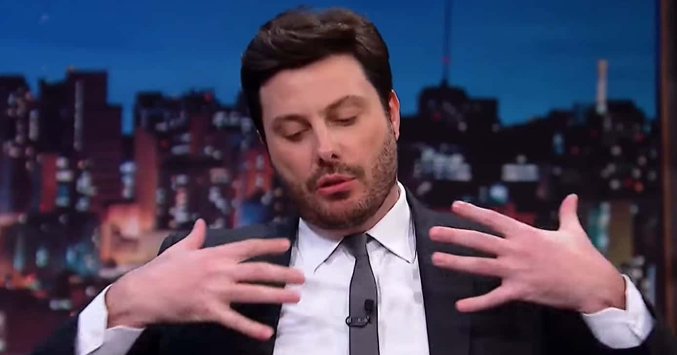 Danilo Gentilli perde as estribeiras e dispara a famoso no The Noite: "Seu arrombad*" (Foto: Reprodução/ SBT)