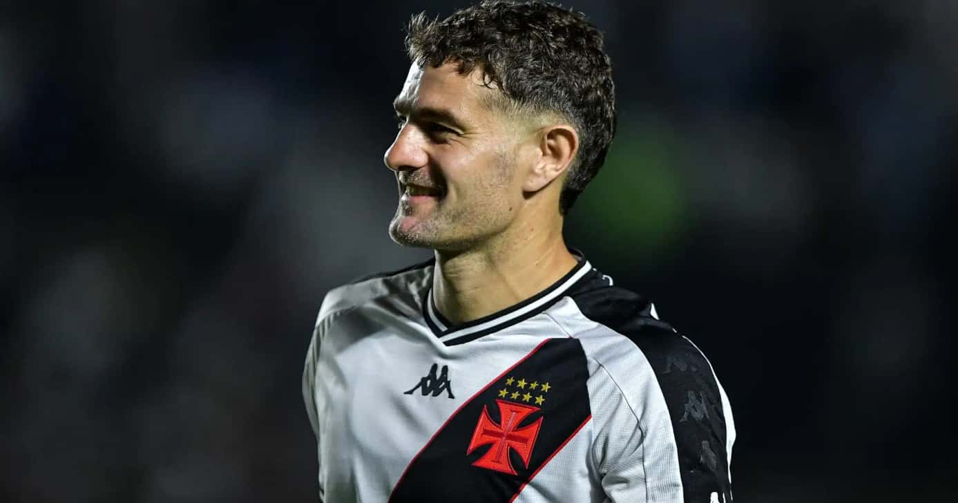 Vegetti já cumpriu suspensão e agora está à disposição de Diniz (Foto: Icon Sport)