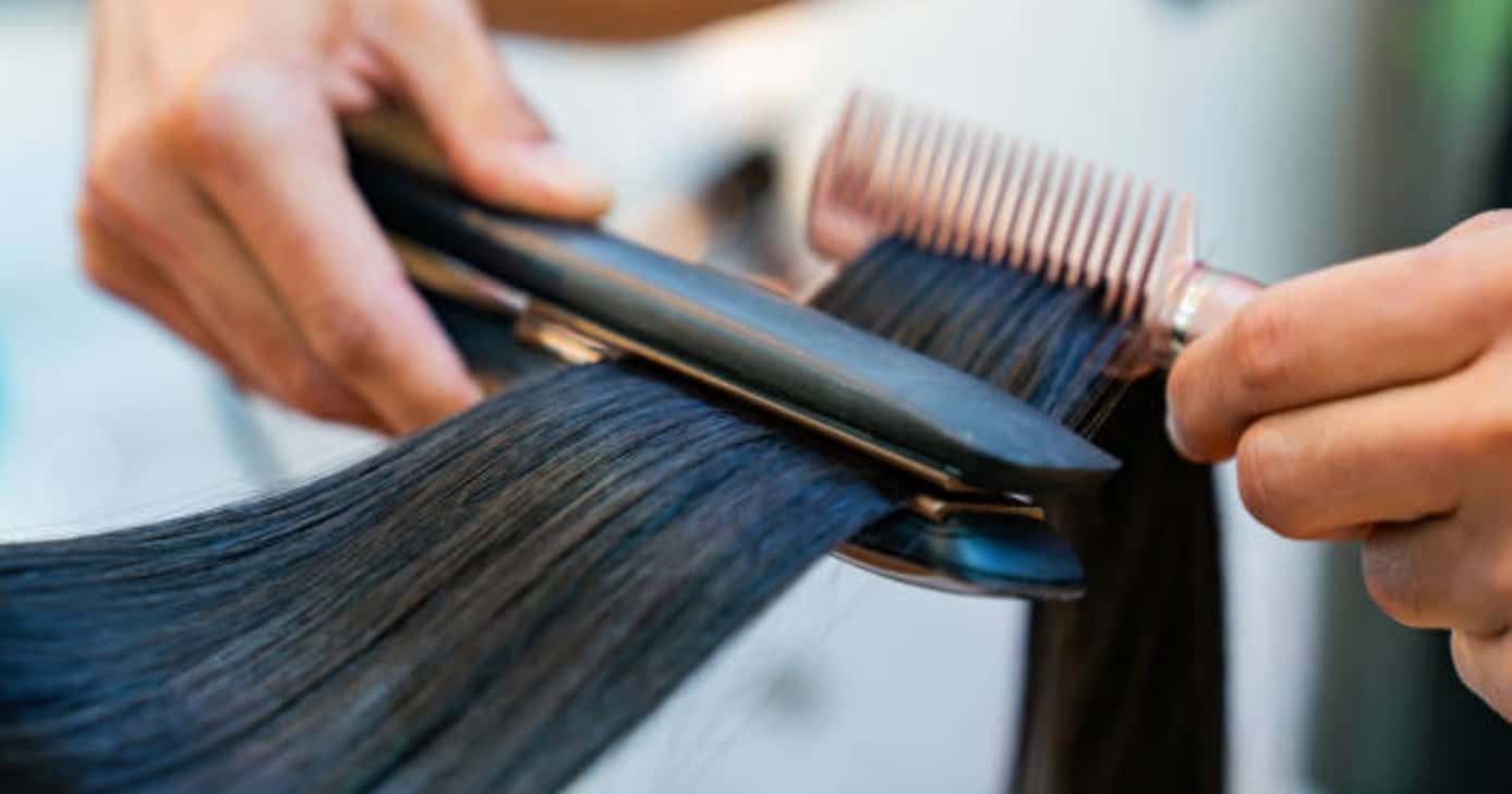 Chapinha em excesso danifica os seus fios de cabelo (Foto: Canva)