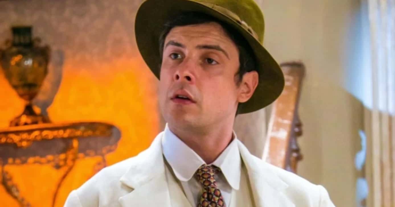 Candinho fica cara a cara de desvendar maior segredo em Êta Mundo Melhor - Foto: Internet