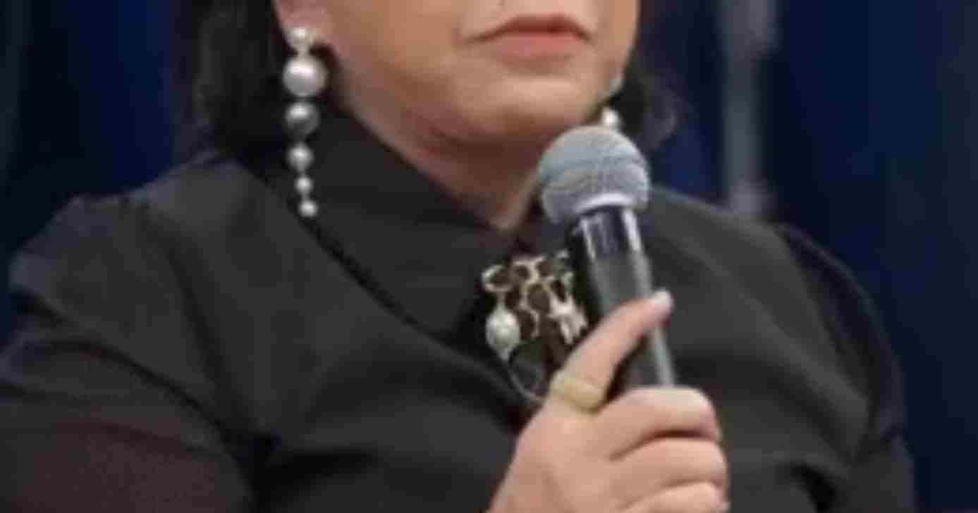 Cantora no Altas Horas (Foto: Reprodução / Globo)