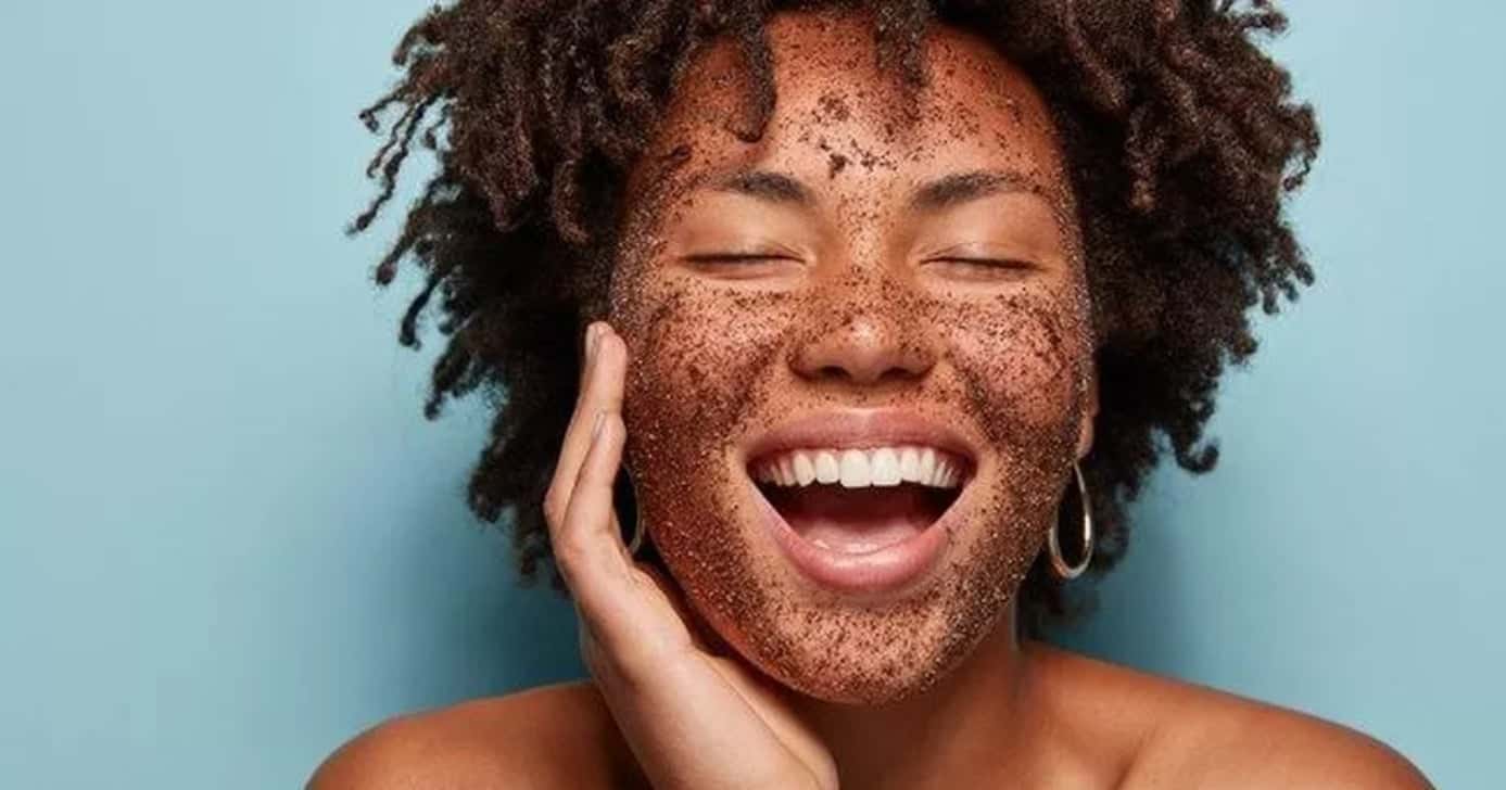Máscara facial de café para limpeza profunda na pele (Foto: Divulgação)
