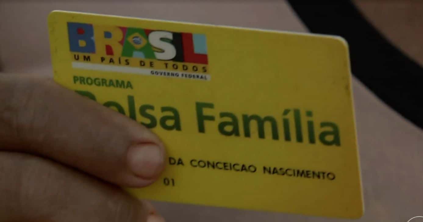 Cartão do Bolsa Família (Foto: Reprodução / Globo)