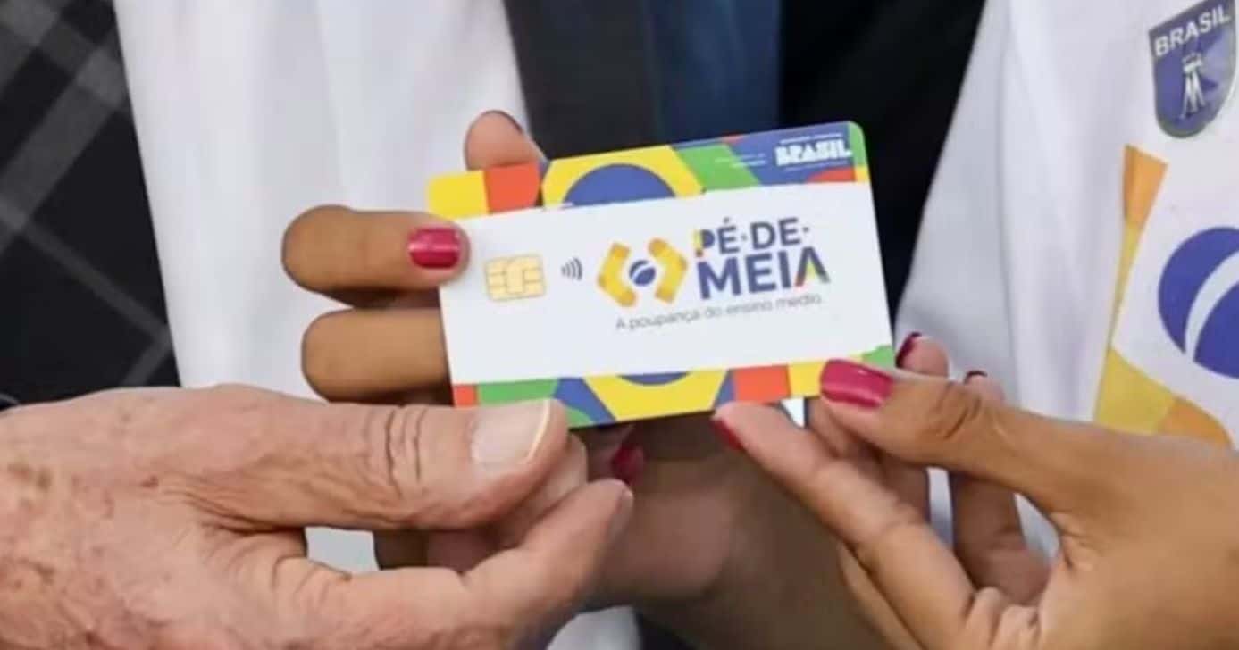 Cartão Pé-de-Meia aos alunos de baixa renda (Foto: Divulgação/ Governo Federal)