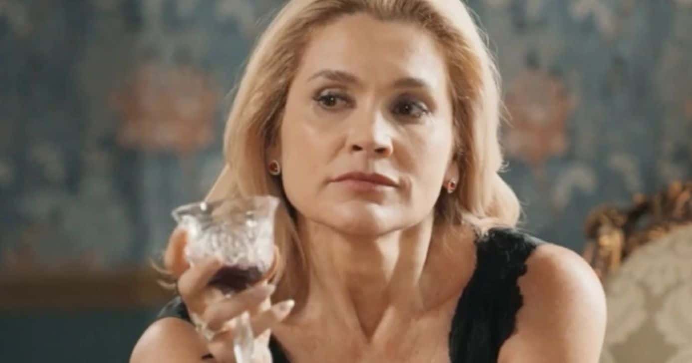 Sandra em Êta Mundo Melhor! (Foto: Reprodução / Globo)