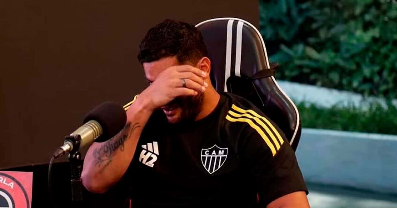 Hulk com a camisa do Atlético-MG (Reprodução: Charla Podcast/ YouTube)