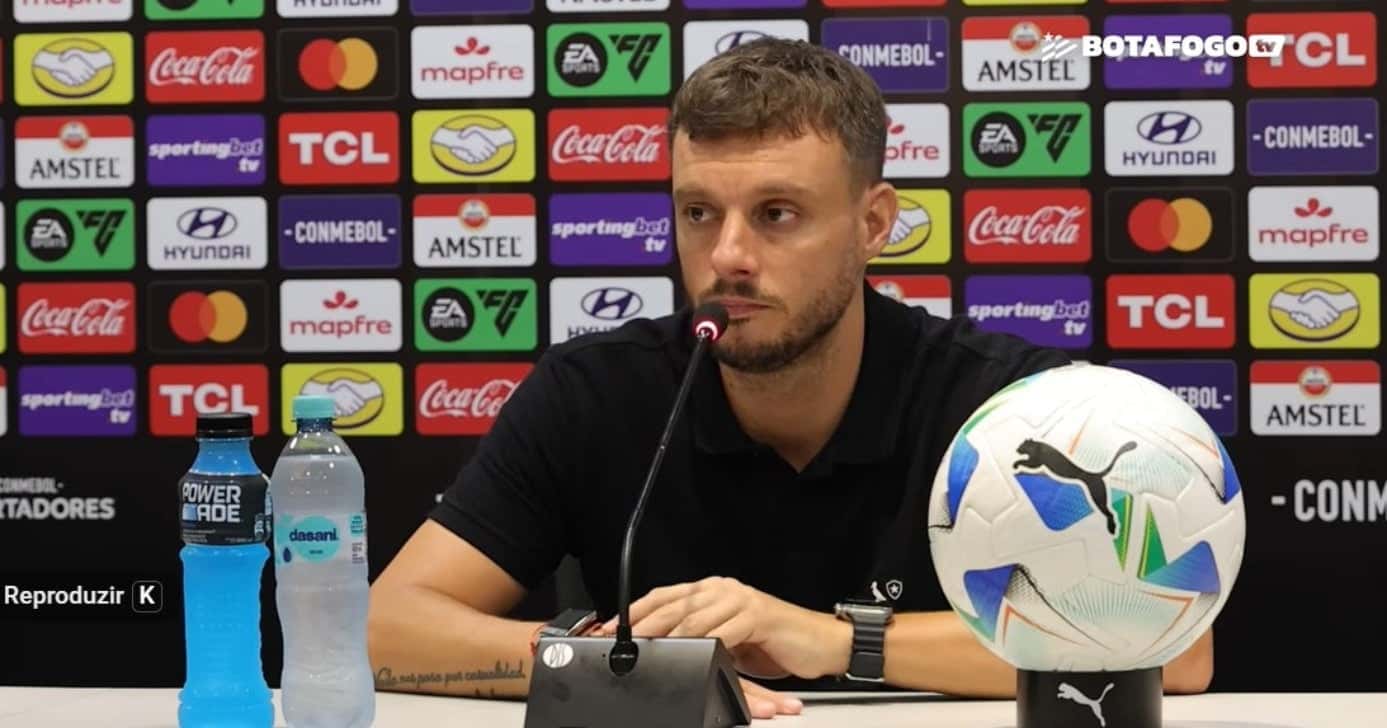 Veja quem é o novo atacante do Botafogo (Foto: TV Botafogo)