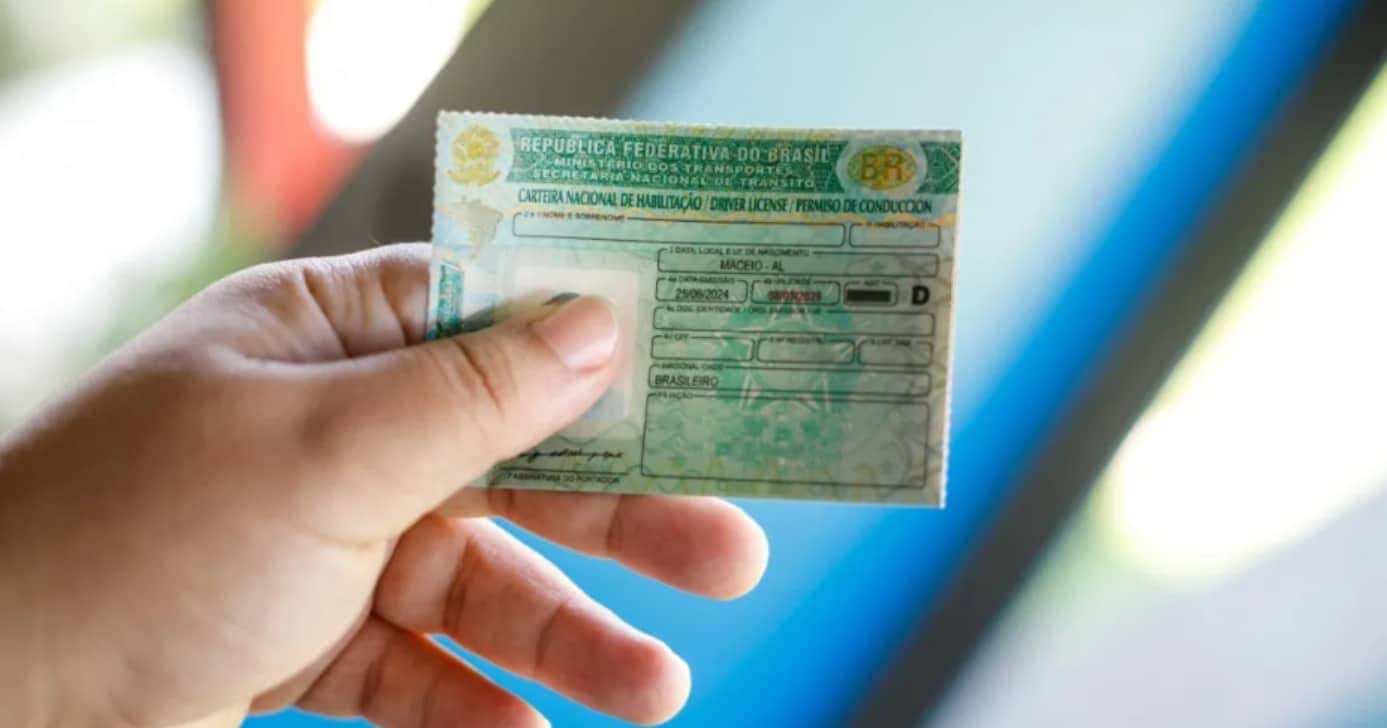 CNH é documento obrigatório para conduzir um veículo (Foto: Divulgação)
