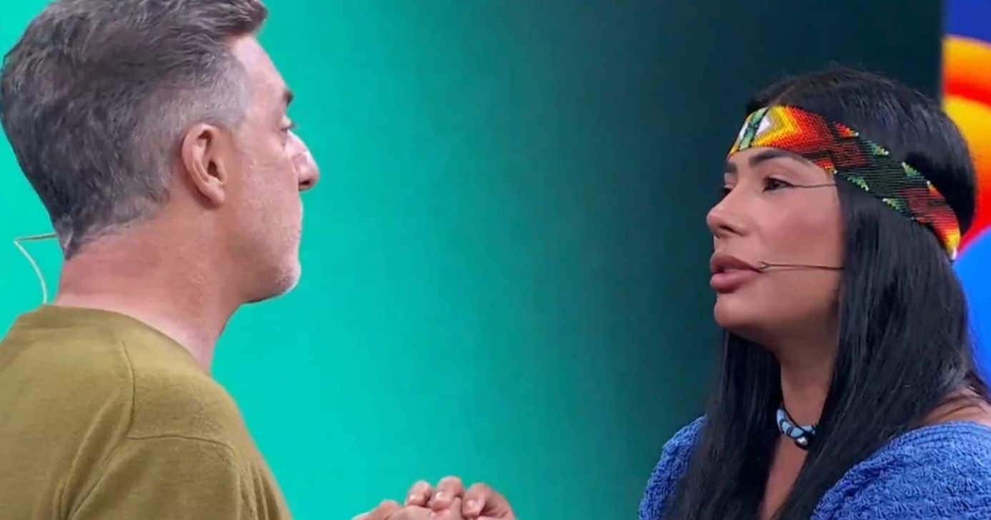 Luciano Huck e Marciele no palco do Domingão (Foto: Reprodução/ Internet)