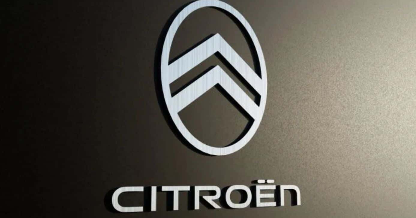 Adeus de carro da Citroën (Foto: Reprodução/ Internet)