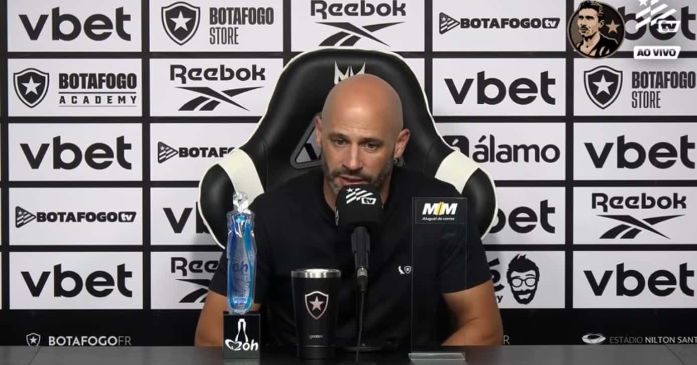 Franclim Carvalho é o atual treinador do Botafogo (Foto: Botafogo TV)