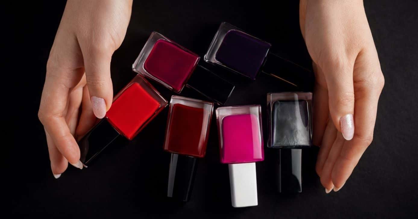 Ilustração de esmaltes de unha (Foto Reprodução/Montagem/Lennita/TV Foco/Canva/Freepik/GMN)