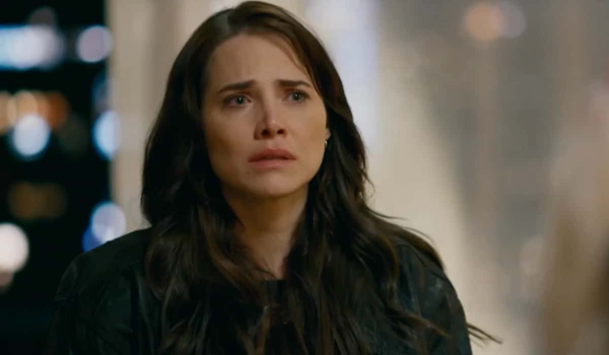 Adriana (Letícia Colin) em Quem Ama Cuida (Foto: Reprodução/TV Globo) (Foto de reprodução Resumo das Novelas)