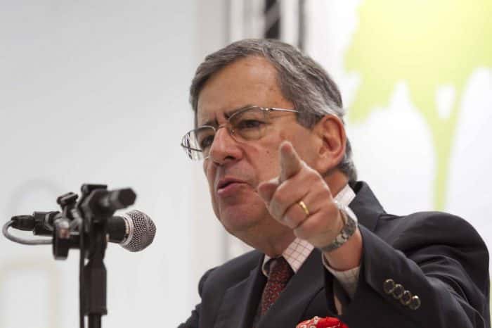 Paulo Henrique Amorim comandava o "Domingo Espetacular". (Foto: Reprodução/Record)