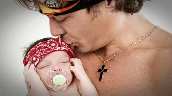 Theo Becker foi fotografado com a "filha"