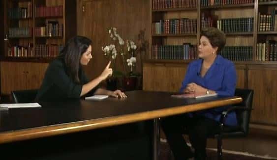 Patrícia Poeta entrevistando Dilma Roussef (Foto: Reprodução/Globo)