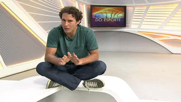 Flávio Canto comanda o "Corujão do Esporte"