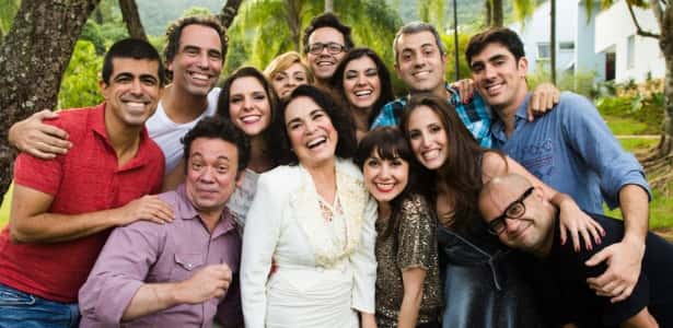 regina-duarte-com-a-turma-de-ta-no-ar-2015