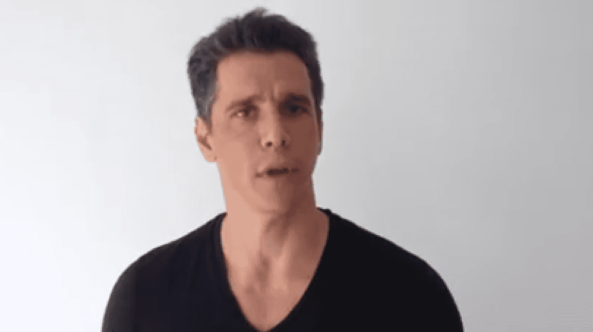 Márcio Garcia no vídeo #VemPraRua (Foto: Reprodução)