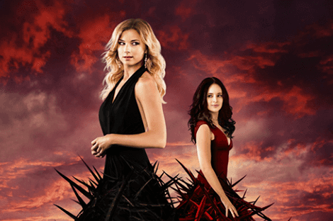 Emily Thorne (Emily Vancampe) Victória Grayson (Madeleine Stoweem) em Revenge (Foto:Divulgação)
