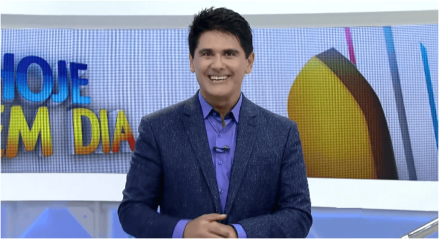 César Filho comanda o Hoje em Dia na Record (Foto divulgação)