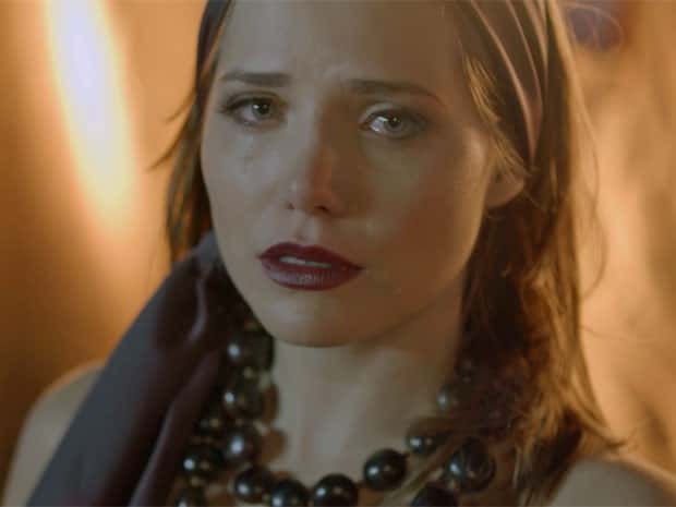 Elisa chora após ser humilhada por Renato (Foto: TV Globo)