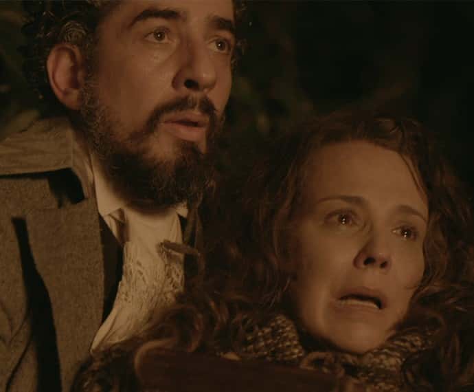 Ariel salva Emília de terrível tragédia (Foto: TV Globo)