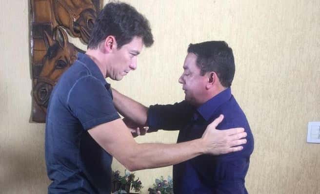 Rodrigo Faro e João Reis de Araújo, pai de Cristiano Araújo (Divulgação / Rede Record)