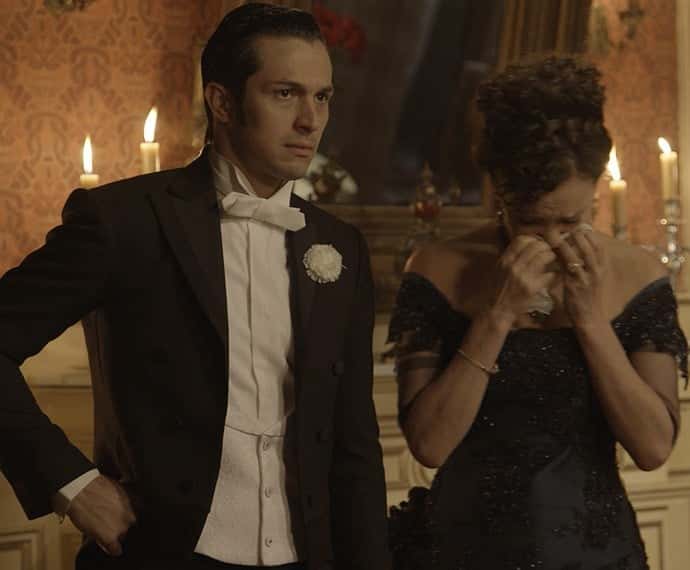 Roberto e Dorotéia colocam o plano de Melissa em prática (Foto: TV Globo)